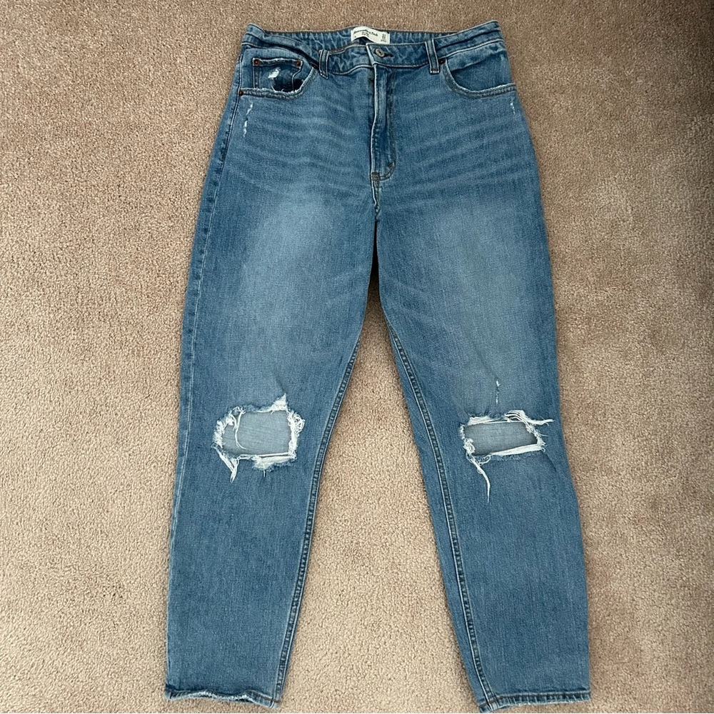 Abercrombie The Mom High Rise Size 31